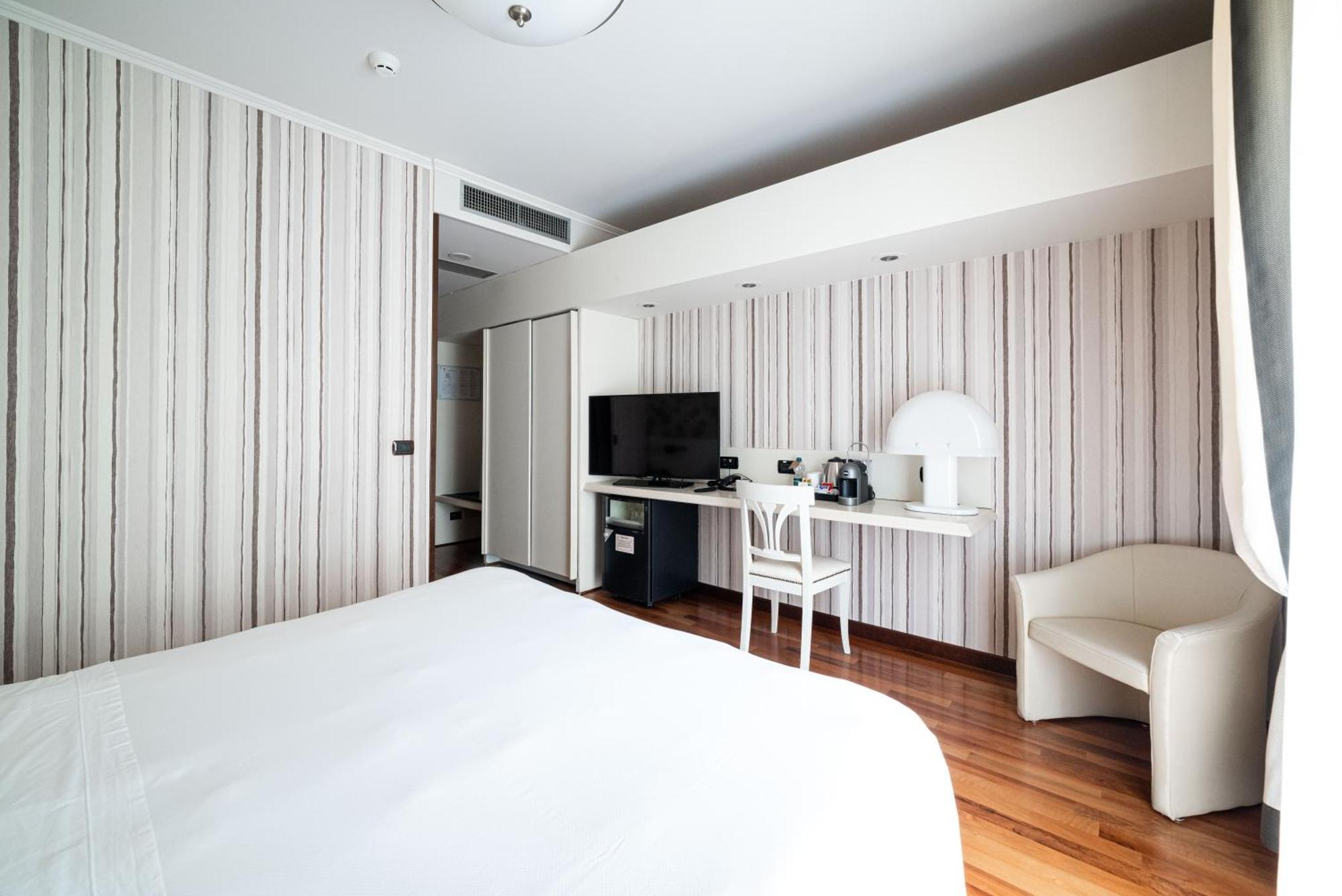 Phi Hotel Principe Кунео Екстер'єр фото