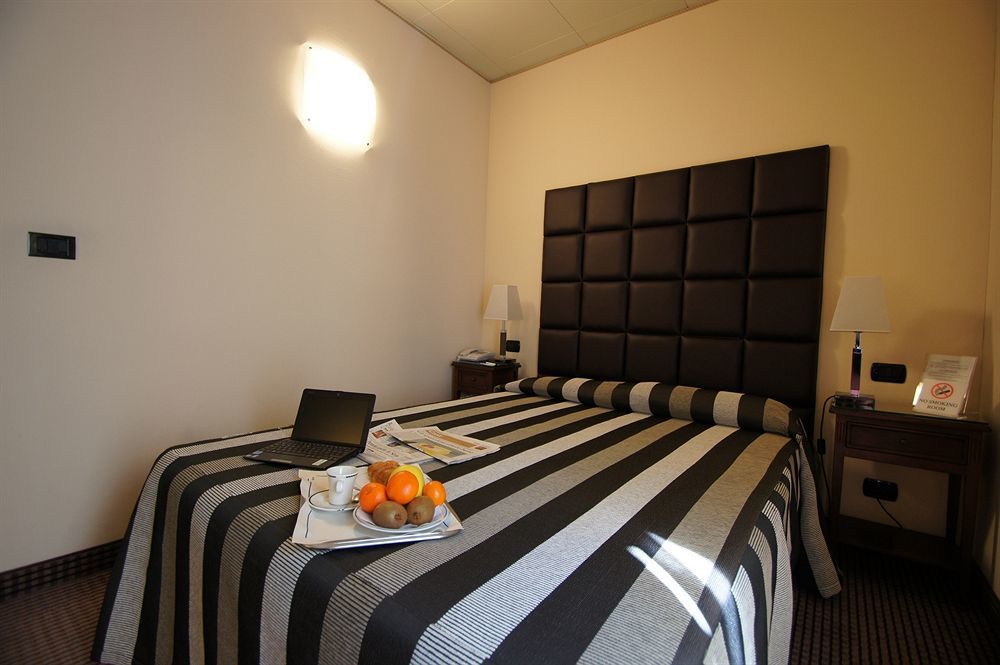 Phi Hotel Principe Кунео Екстер'єр фото